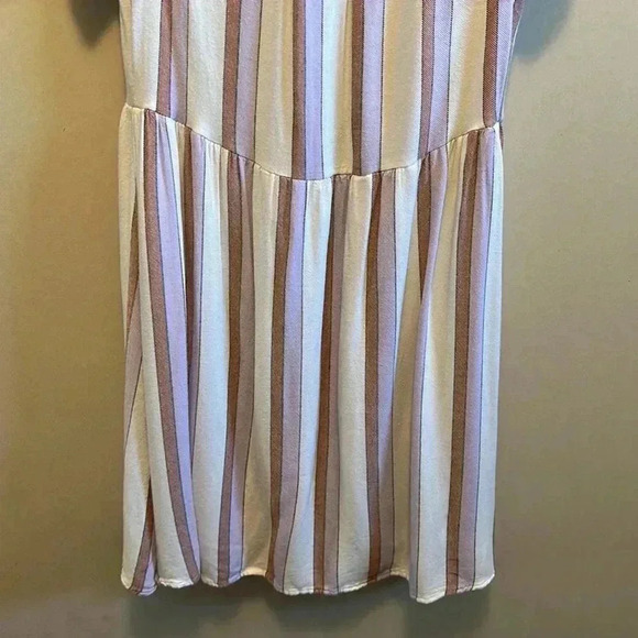 Dress - Picture 6 of 9